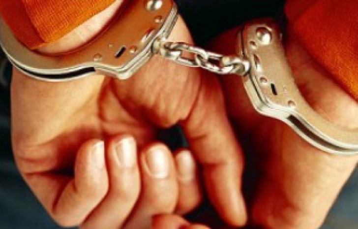Cinci suspecţi de furturi din firme şi locuinţe,arestaţi în urma percheziţiilor din Prahova şi Ilfov