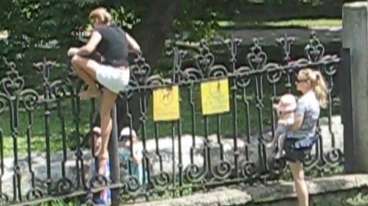 Gest şocant al unor mame, într-un parc din Chişinău