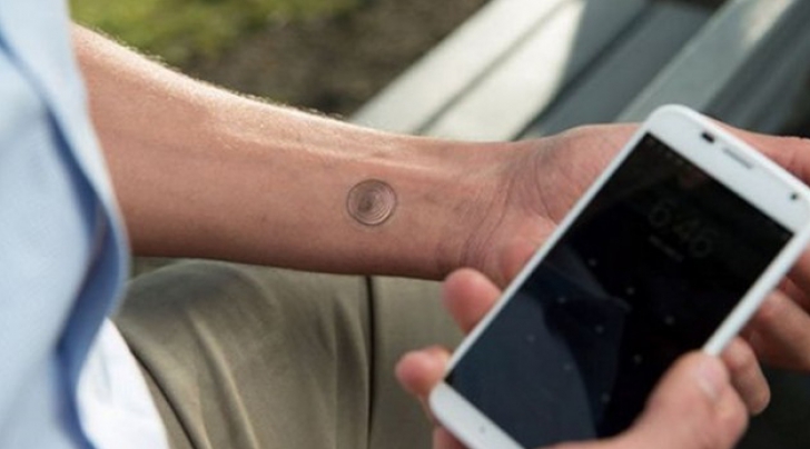 Telefonul care se deblochează cu tatuaje digitale