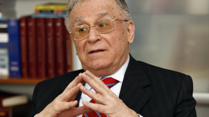 Iliescu: Senatul și Camera Deputaților nu sunt fabrici de legi