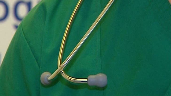 Medic ginecolog din Vaslui prins în flagrant în timp ce primea bani pentru o întrerupere de sarcină