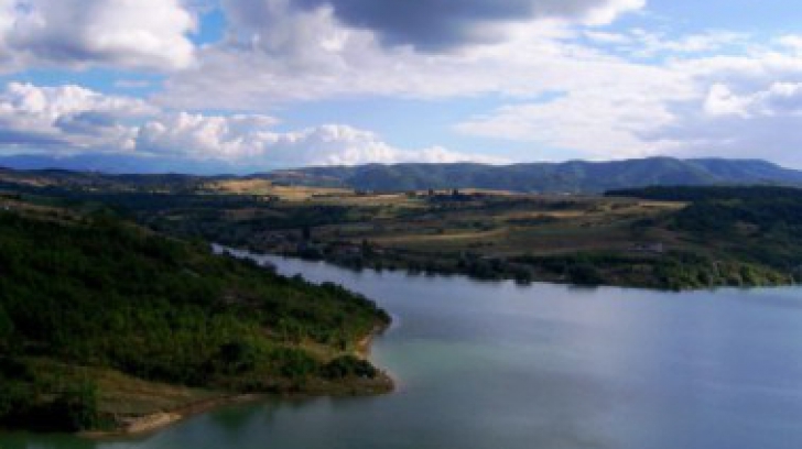 Misterul lacului dintr-un sat din România. Cei care l-au vizitat au fost blestemați