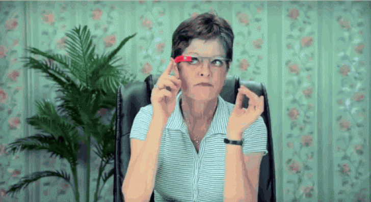 Cum văd vârstnicii Google Glass