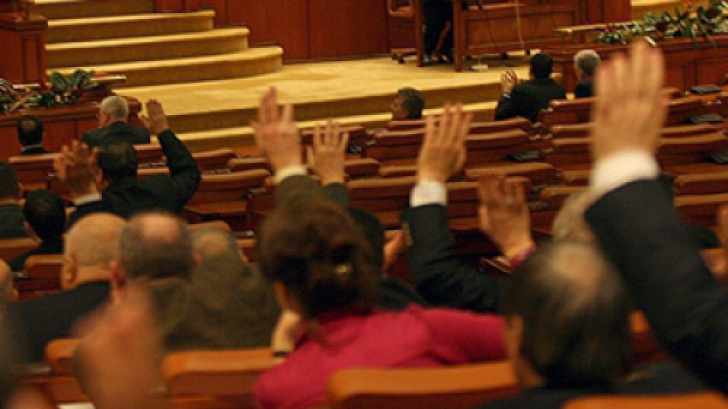 Senatul României a aprobat o lege care oferă Guvernului mai multă putere