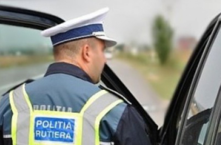 Şeful Poliţiei Rutiere Braşov, suspectat de fapte de corupție, REŢINUT
