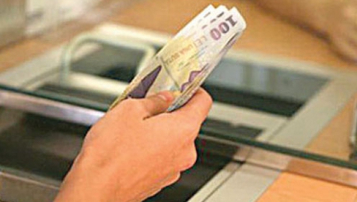 CREDITE CU ACTE FALSE: Directorul unei bănci din Piatra Neamţ, trimis în judecată