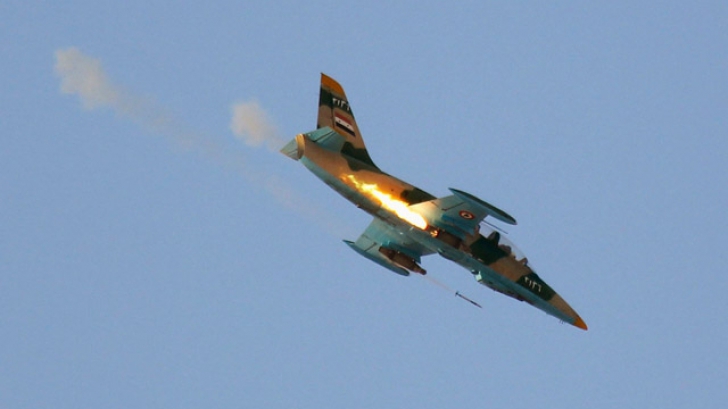 Aviaţia siriană a bombardat poziţii ale rebelilor din Irak