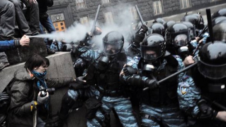 Schimb de focuri în Piața Independenței din Kiev, cel puțin patru răniți 