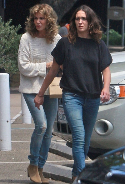 Jaclyn Smith, care pe covorul rosu arata impecabil, a dezvaluit care sunt secretele frumusetii sale la aproape 70 de ani.