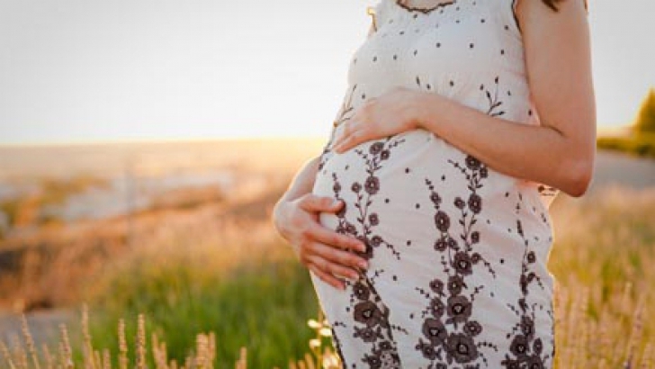 Alimente de evitat în timpul sarcinii. Trebuie o femeie însărcinată să mânânce “pentru doi”?
