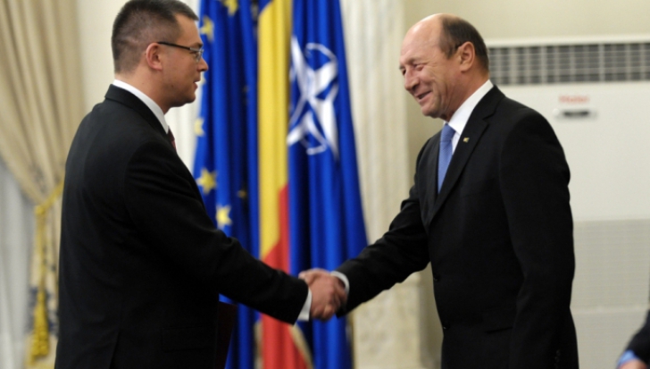 Mihai Răzvan Ungureanu şi Traian Băsescu, în vremuri mai bune pentru relaţia lor