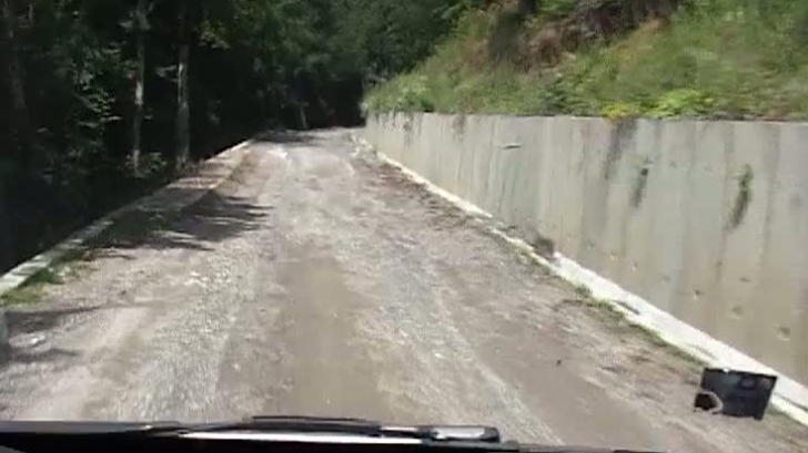 Un drum turistic din Munţii Apuseni, lung de 20 de km, nu este gata nici după cinci ani