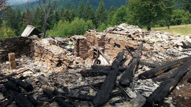 Casa celebrei eroine a lui Agârbiceanu a ars în întregime.