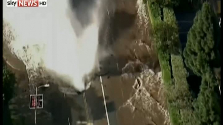 O conductă de apă s-a spart şi a inundat Sunset Boulevard din Los Angeles 