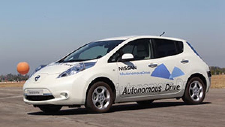 Maşinile care parchează singure vor fi gata în 2016, promite șeful Nissan