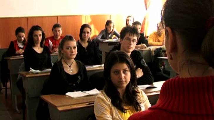 Învăţământul românesc e la pământ şi nimeni nu e interesat să formeze tineri capabili de muncă.