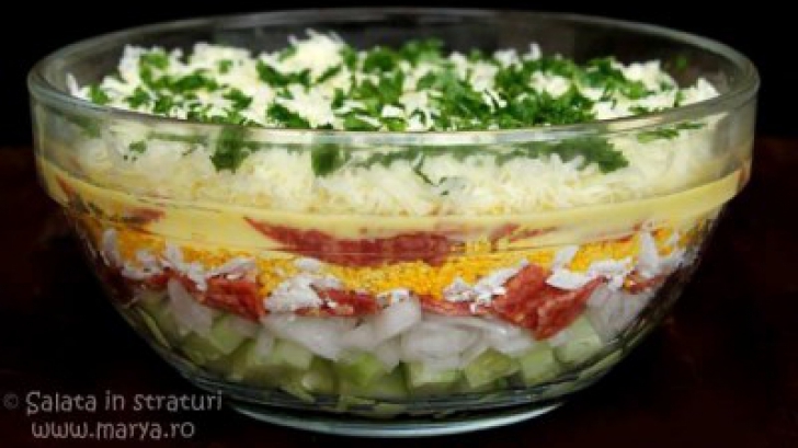 Salată &icirc;n straturi
