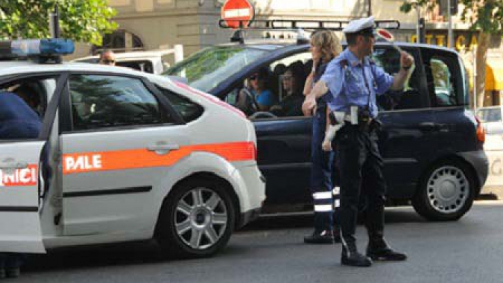 ACCIDENT GRAV: Un copil român de trei ani a murit după ce a fost lovit de o maşină, în Italia