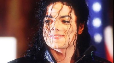 Ce au găsit poliţiştii în casa lui Michael Jackson: "Fotografii explicite dezgustătoare"