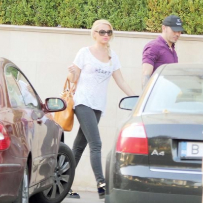 LOVITURĂ - "Prinţul" Adi Cristea are o nouă iubită! E blondă şi seamănă cu Bianca Drăguşanu. FOTO