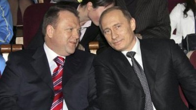 SURPRIZĂ - Un român, alături de prietenul său, Vladimir Putin