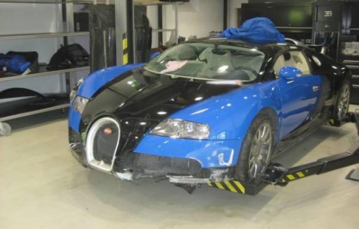 Un asigurator vinde cel mai ieftin Bugatti Veyron din lume. Mașina catalogată daună totală costă...