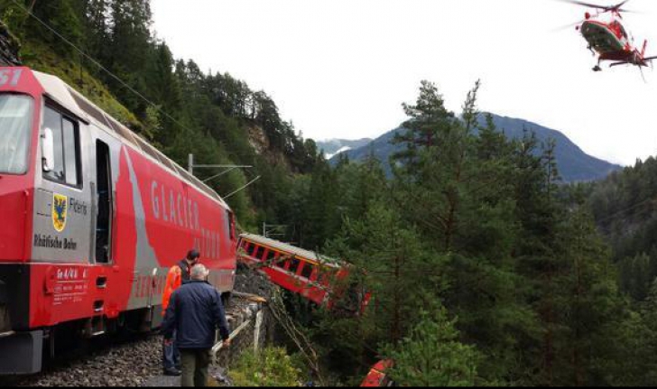 Un tren a deraiat în Elveția. Mai multe vagoane au căzut în prăpastie