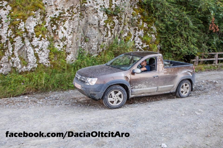Dacia Duster pick-up: Așa arată Duster pick-up, prototipul a fost fotografiat chiar în România