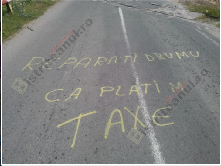 Mesaj inedit scris de șoferi pe asfalt