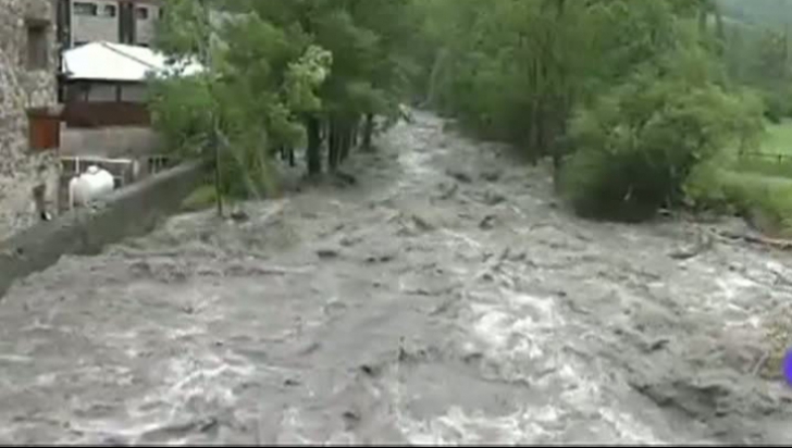 COD PORTOCALIU de inundaţii în Timiş, pe râul Moraviţa
