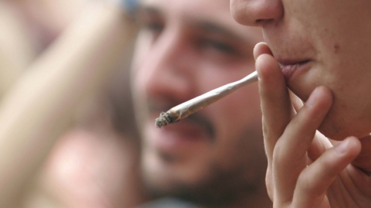 Doi tineri au murit după ce au fumat marijuana.