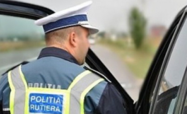 Culmea corectitudinii: Poliţia Rutieră din Câmpina a amendat un biciclist aflat pe trotuar