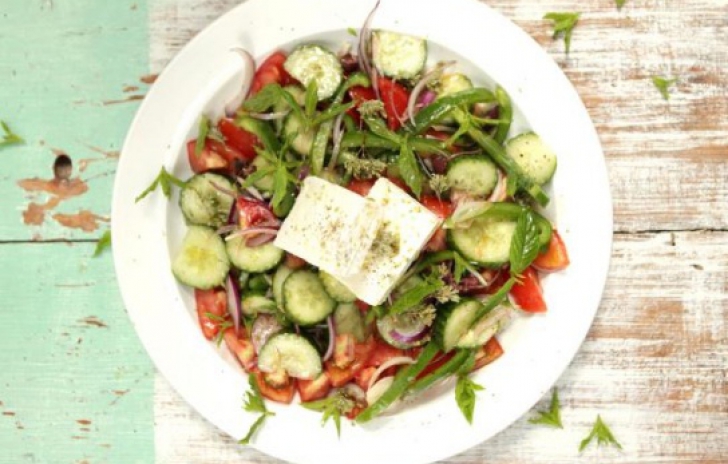  Salată grecească