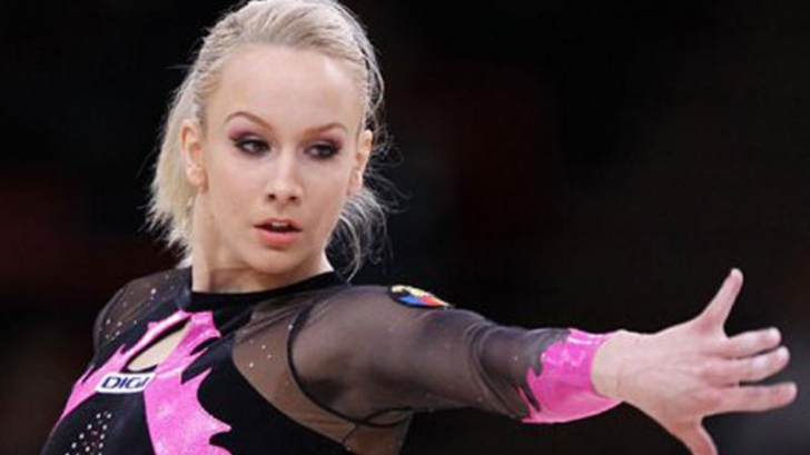 E mai FRUMOASĂ? Cum arată Sandra Izbaşa după operaţia estetică făcută în secret