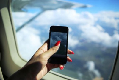 Tehnologia viitorului: vom putea trimite sms-uri şi vom putea accesa internetul în avioane
