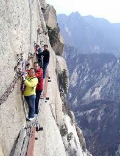 Cele mai periculoase scări din lume - pe primul loc cele din China şi Cambodgia