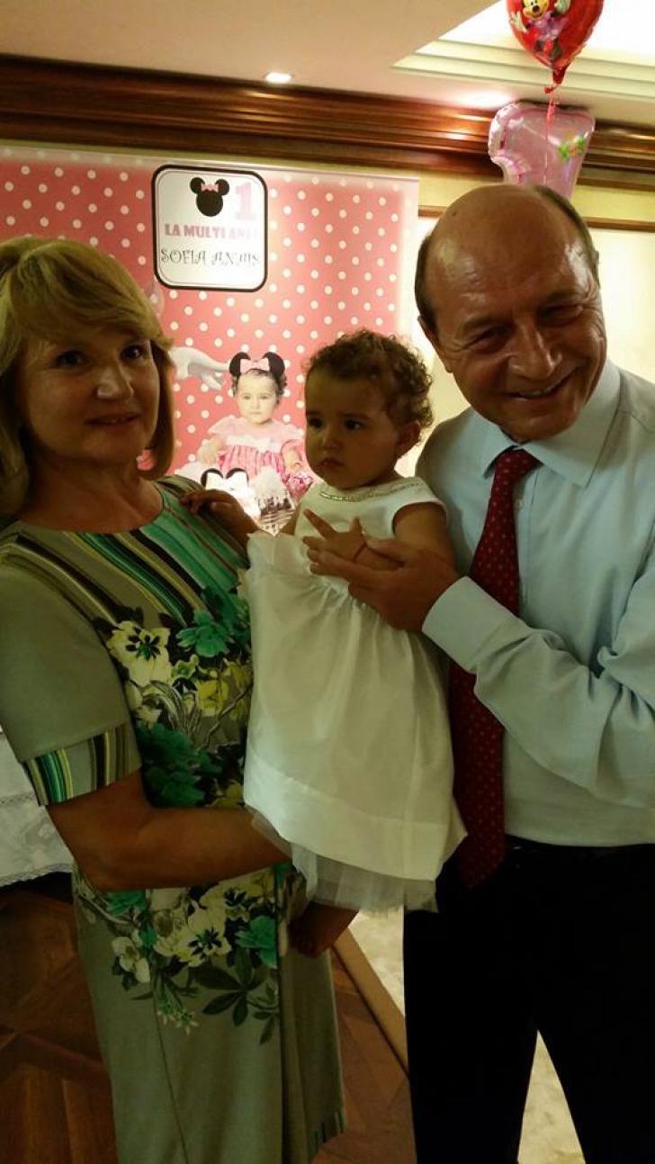 ANIVERSARE în familia Băsescu. Sofia Anais a împlinit un an / Foto: Facebook.com