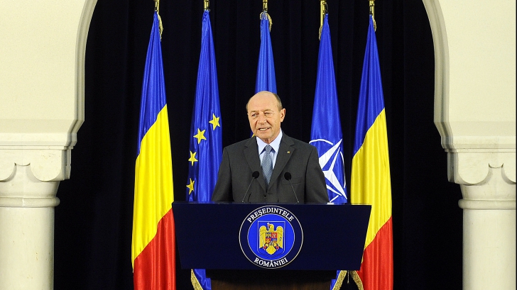 Băsescu: Rugămintea mea la Tăriceanu "inimă zburdalnică" e să citească Constituţia