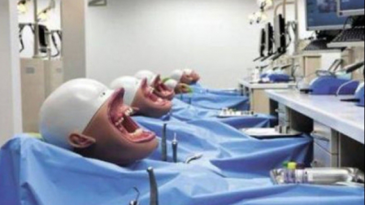 Horror. Cum arată manechinele din industria dentară