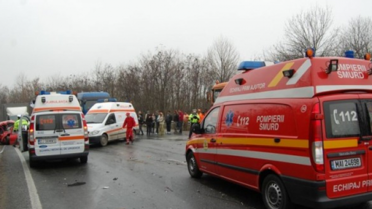 ACCIDENT TERIBIL: Un autocar cu 11 persoane A LUAT FOC în Cluj