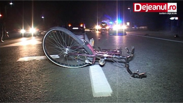 ACCIDENT TERIBIL: Biciclist, spulberat de o maşină