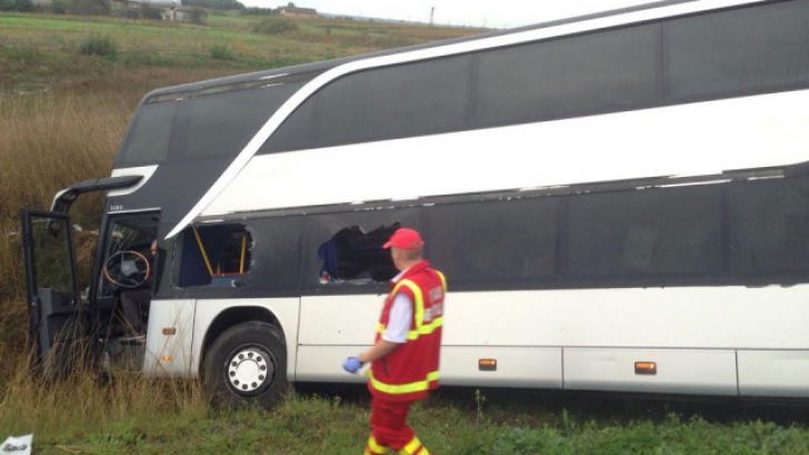 ACCIDENT GRAV: Autocar cu români, RĂSTURNAT ÎN UNGARIA