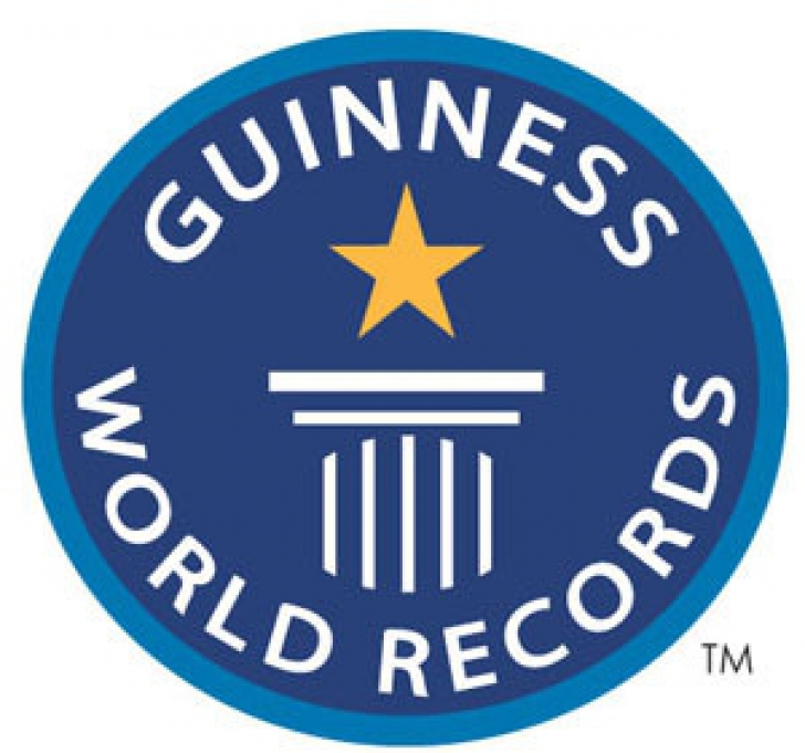 Cea mai lungă limbă sau cel mai mare fan James Bond: Cele mai noi recorduri Guinness
