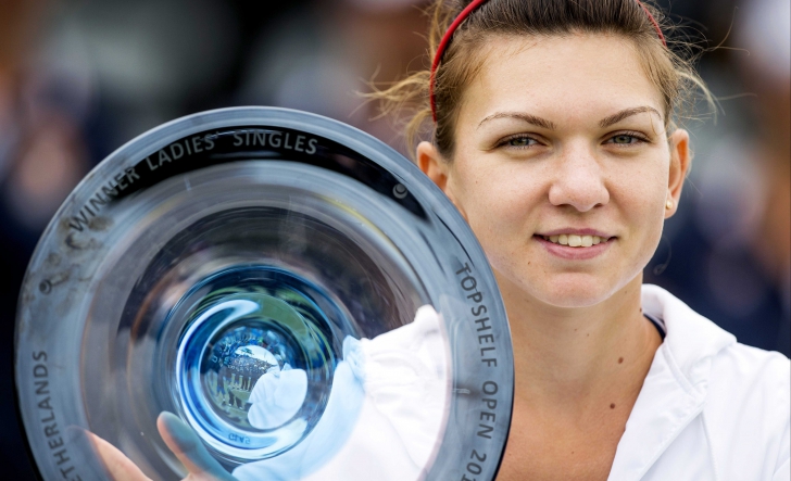 FOTO - Acesta este cel mai nou trofeu câştigat de Simona Halep. Sportiva a prezentat premiul