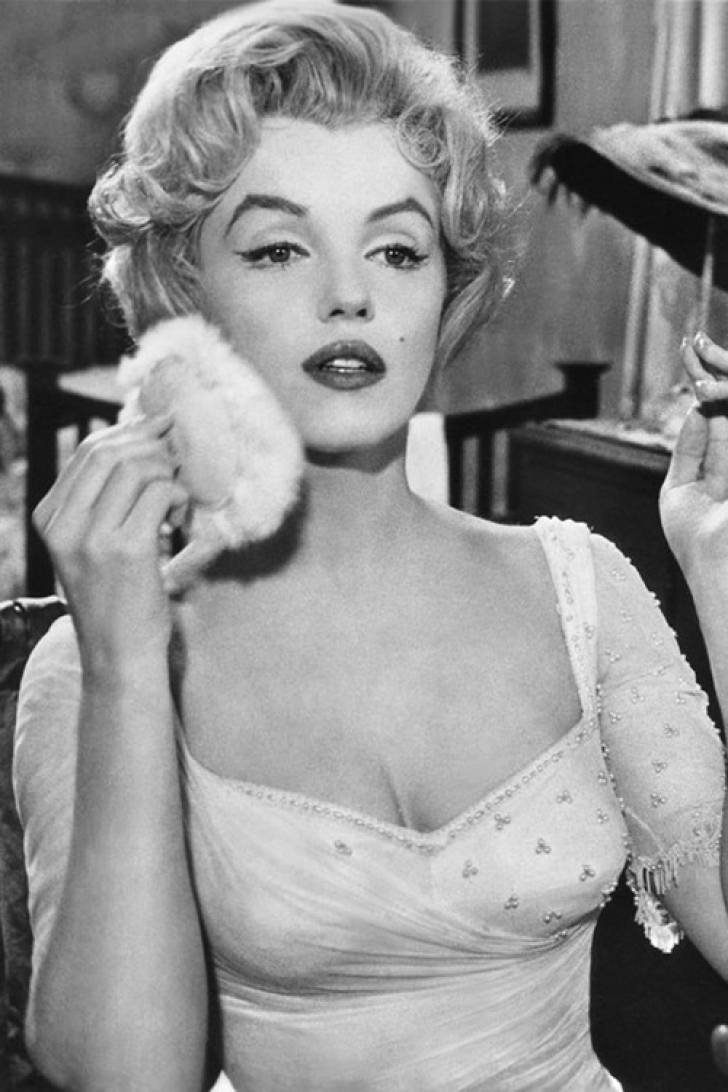 Cum arăta Marilyn Monroe înainte să se opereze
