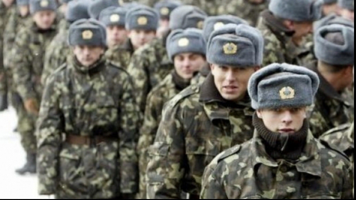 NATO: Sute de militari ruşi sunt în continuare în Ucraina