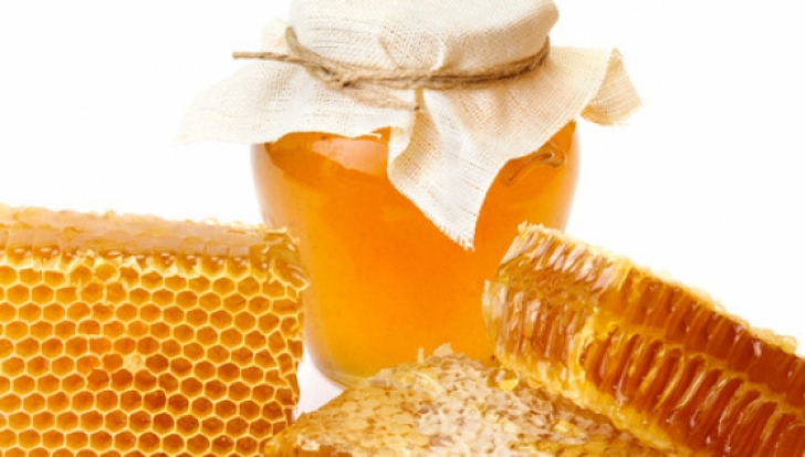 EFECTE MIRACULOASE! Ce se întâmplă dacă bei apa caldă cu miere, pe stomacul gol 