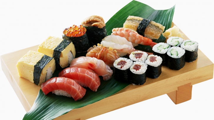 Reţete fără secrete. Cum să prepari sushi-ul perfect 
