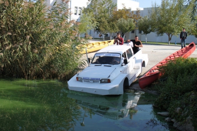 DACIA AMFIBIE există! Cum arată prima şi singura Dacie amfibie din istorie