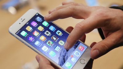 Black Friday 2014. Cât costă la eMAG un iPhone de Black Friday
